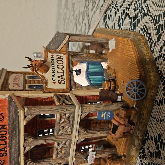 Lemax Caribou Hotel Saloon Lighted Building Village Collection - Picture 7 of 11
